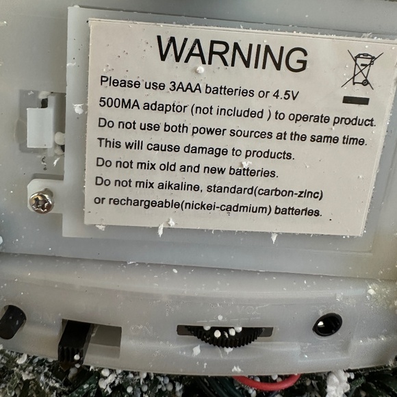 Victorian Themed Christmas Lights and Musical Artificial Wreath - Picture 12 of 16